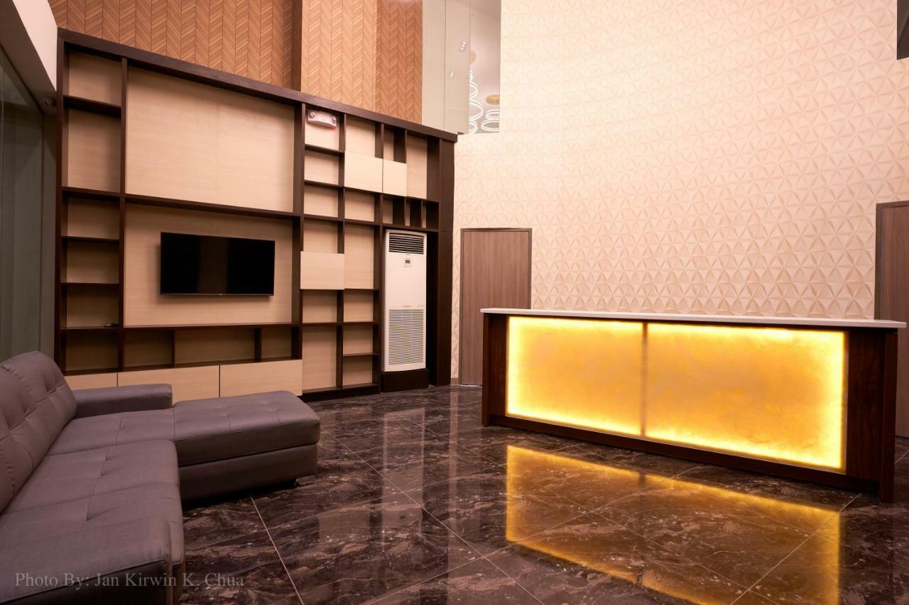 Griffin Hotel And Suites Cebu Bagian luar foto