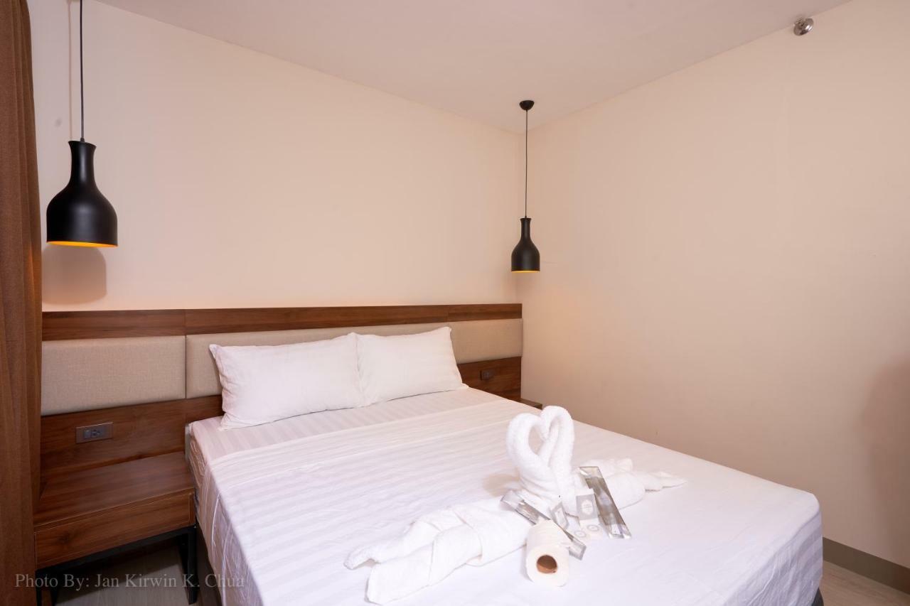 Griffin Hotel And Suites Cebu Bagian luar foto