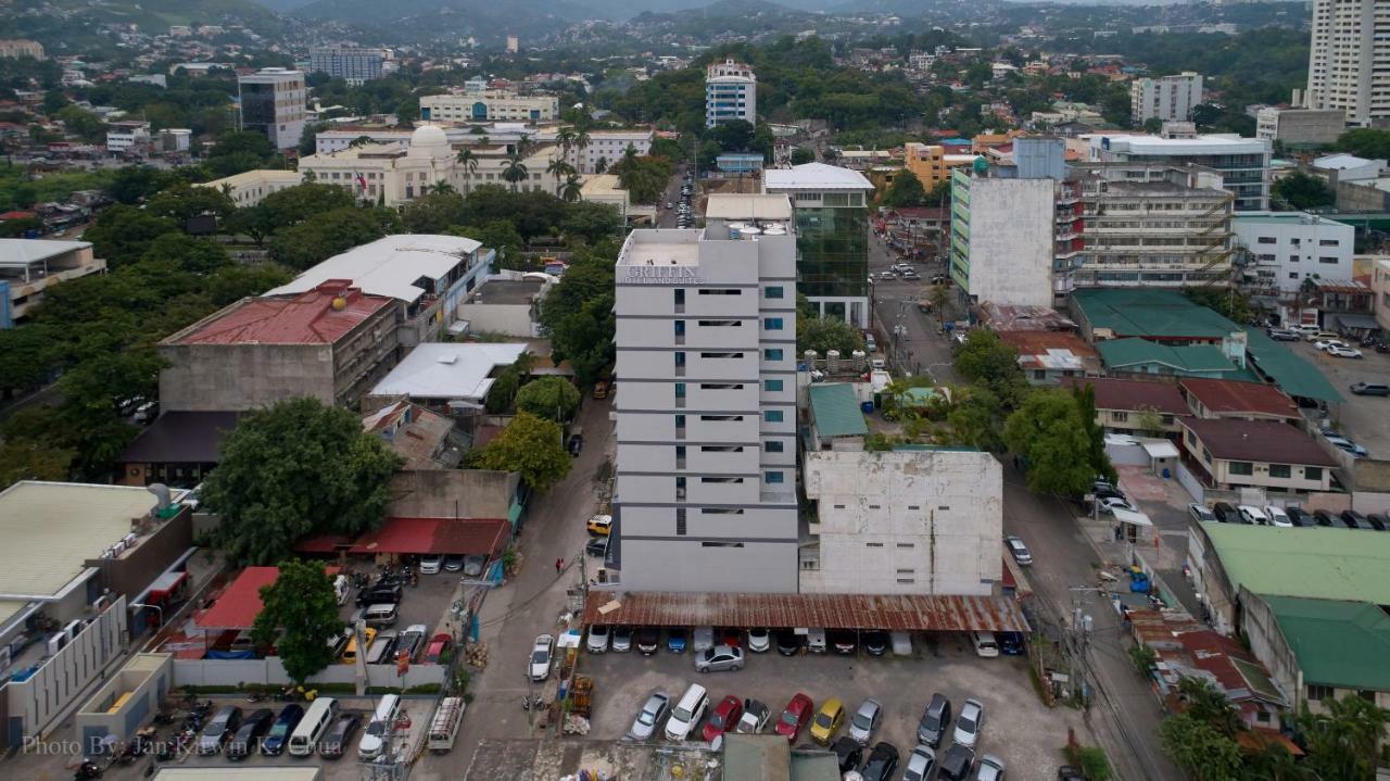 Griffin Hotel And Suites Cebu Bagian luar foto