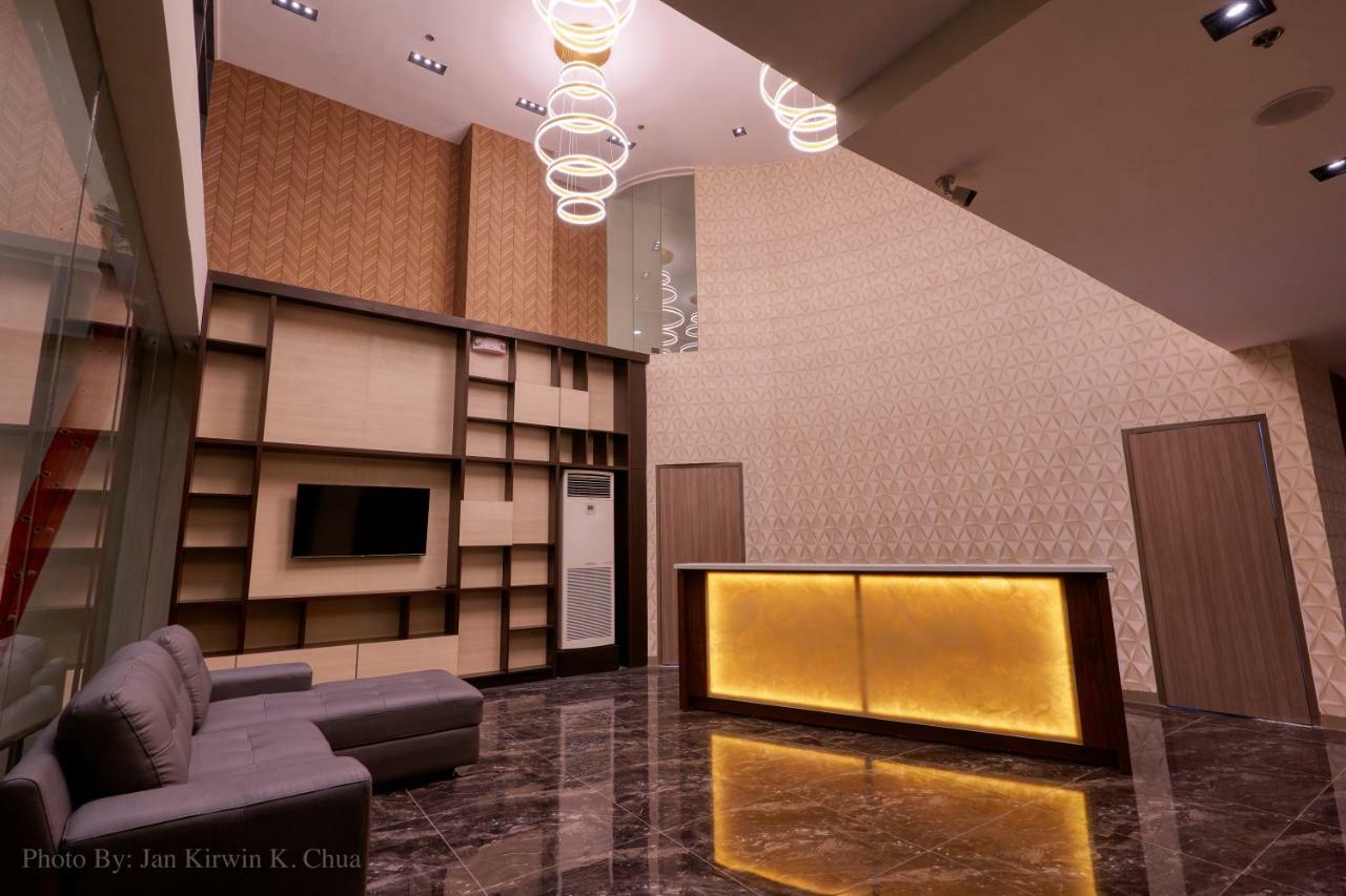 Griffin Hotel And Suites Cebu Bagian luar foto