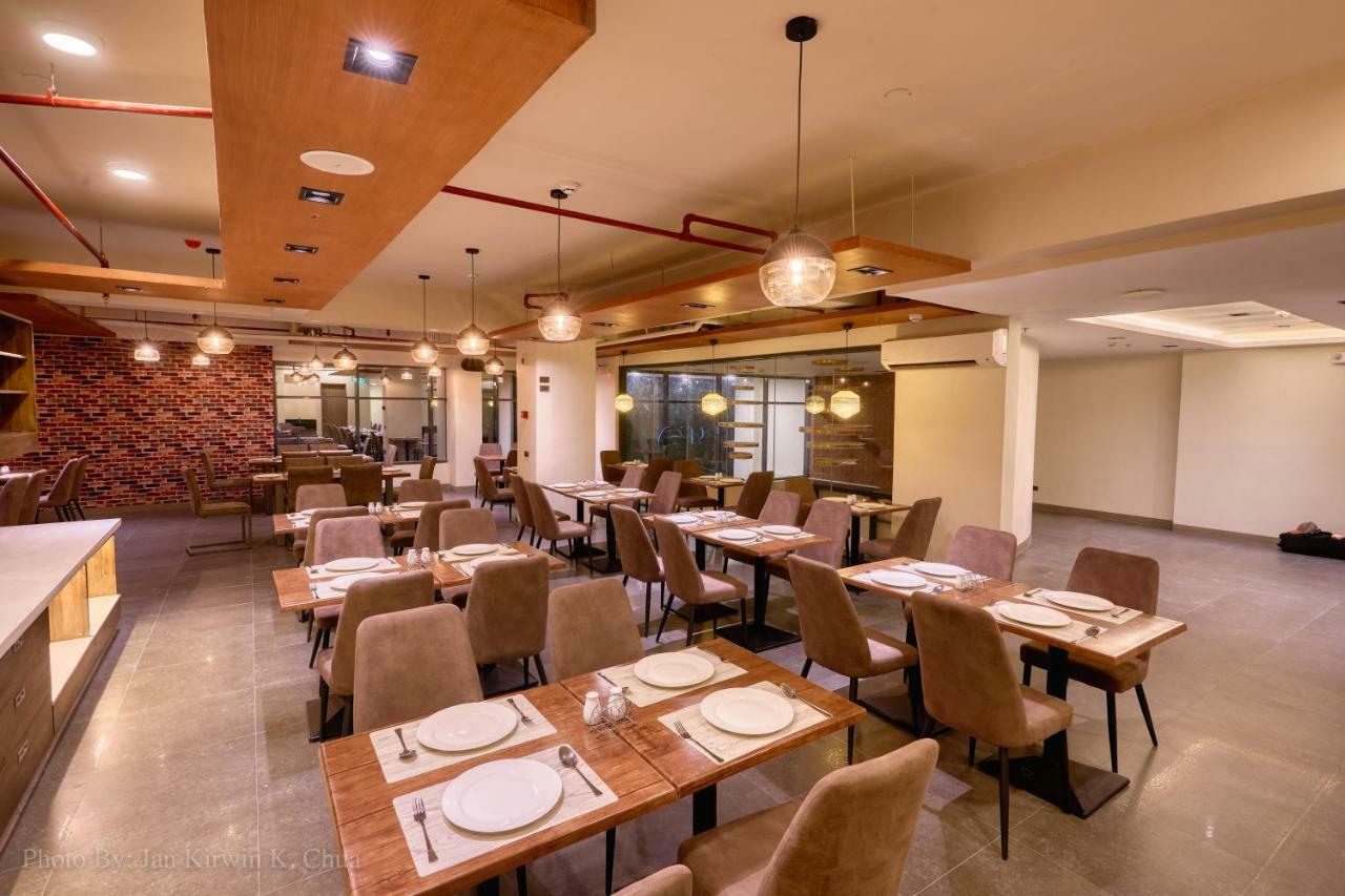 Griffin Hotel And Suites Cebu Bagian luar foto