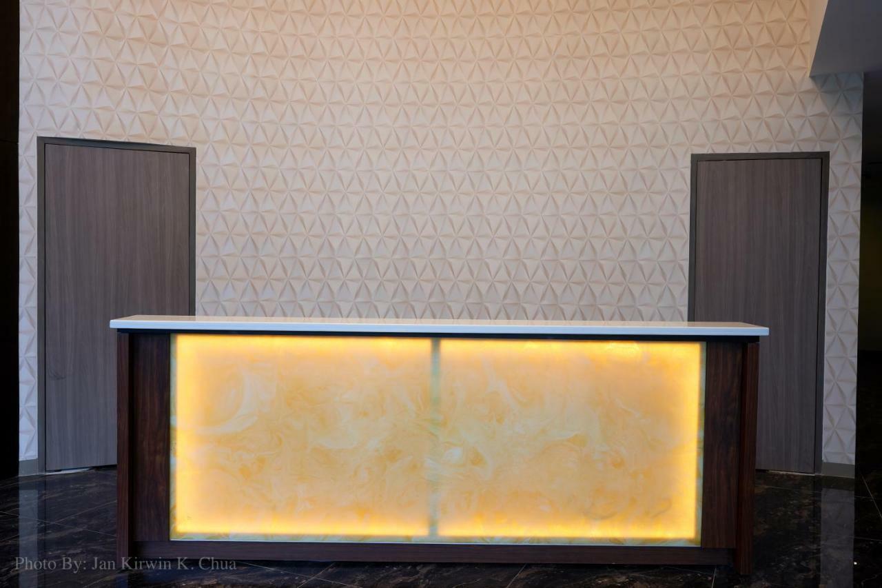 Griffin Hotel And Suites Cebu Bagian luar foto